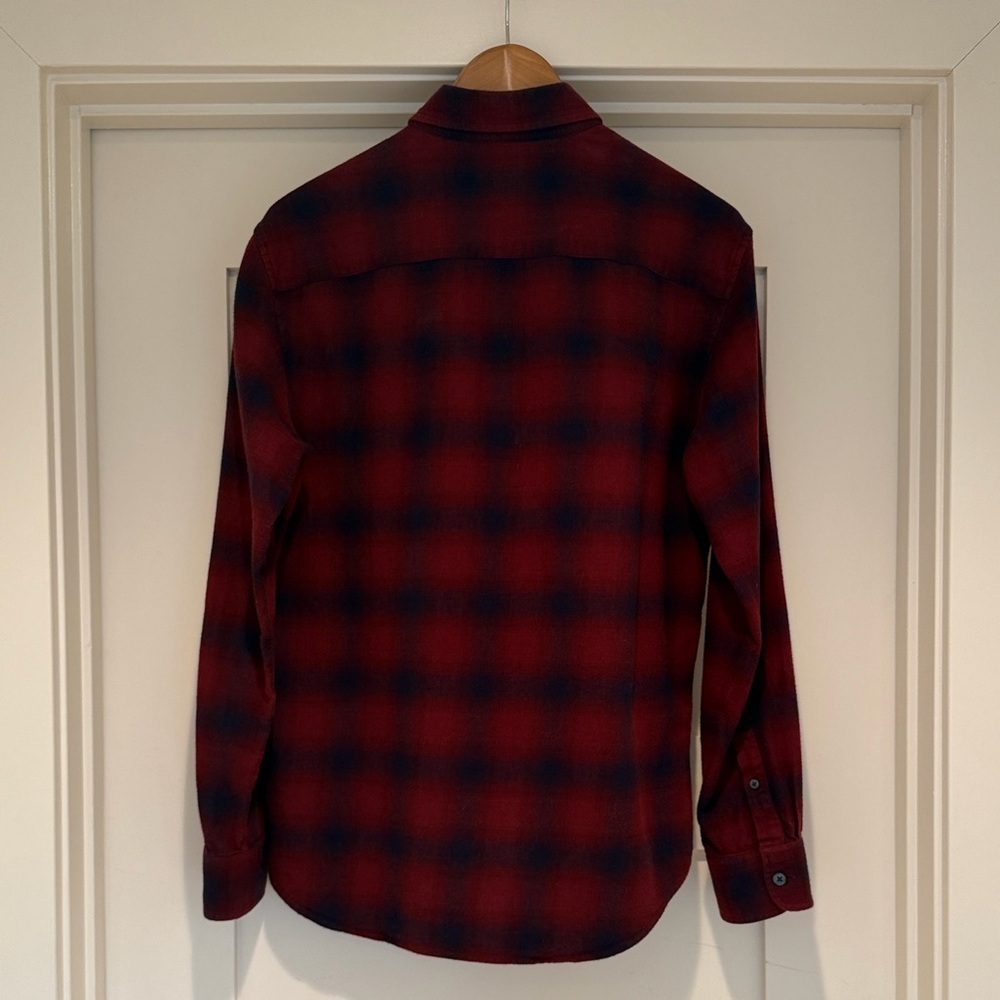Club Monaco Slim Fit Plaid Flannel Shirt Medium Red Navy Button Down Cotton - Picture 7 of 10